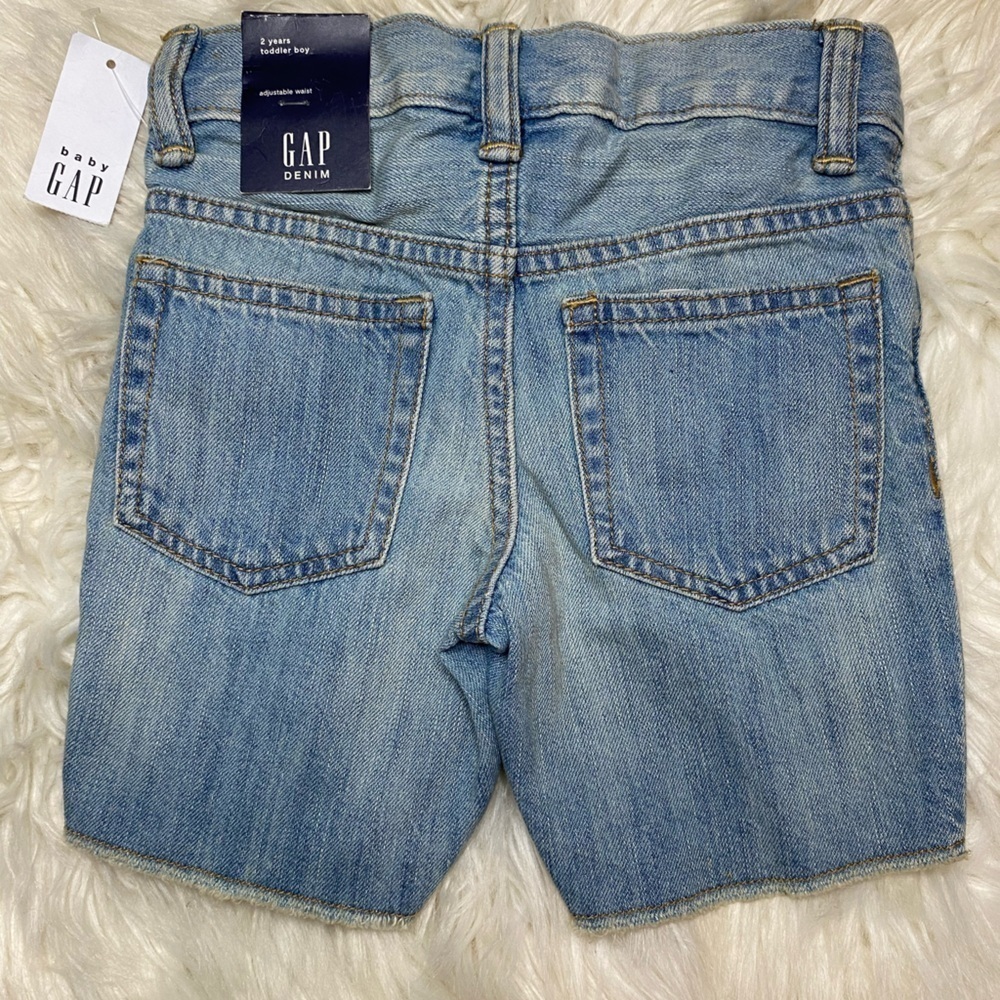 NWT✨ GAP⭐️  boy toddler shorts👖size 2 years - Picture 2 of 4
